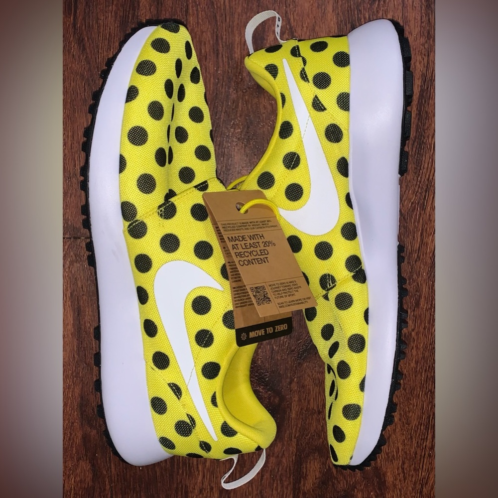 Nike Men’s Yellow and Black Polka Dot Running Shoes/Golf